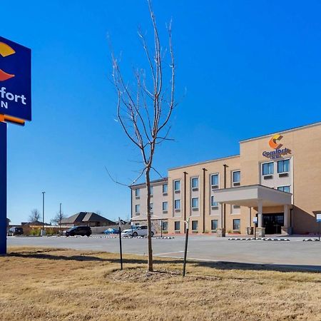 Comfort Inn & Suites Harrah Choctaw ภายนอก รูปภาพ