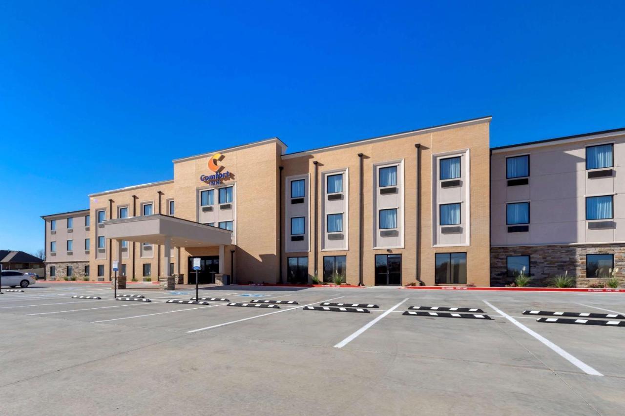 Comfort Inn & Suites Harrah Choctaw ภายนอก รูปภาพ