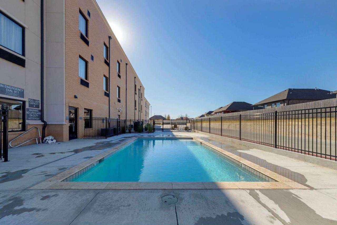 Comfort Inn & Suites Harrah Choctaw ภายนอก รูปภาพ