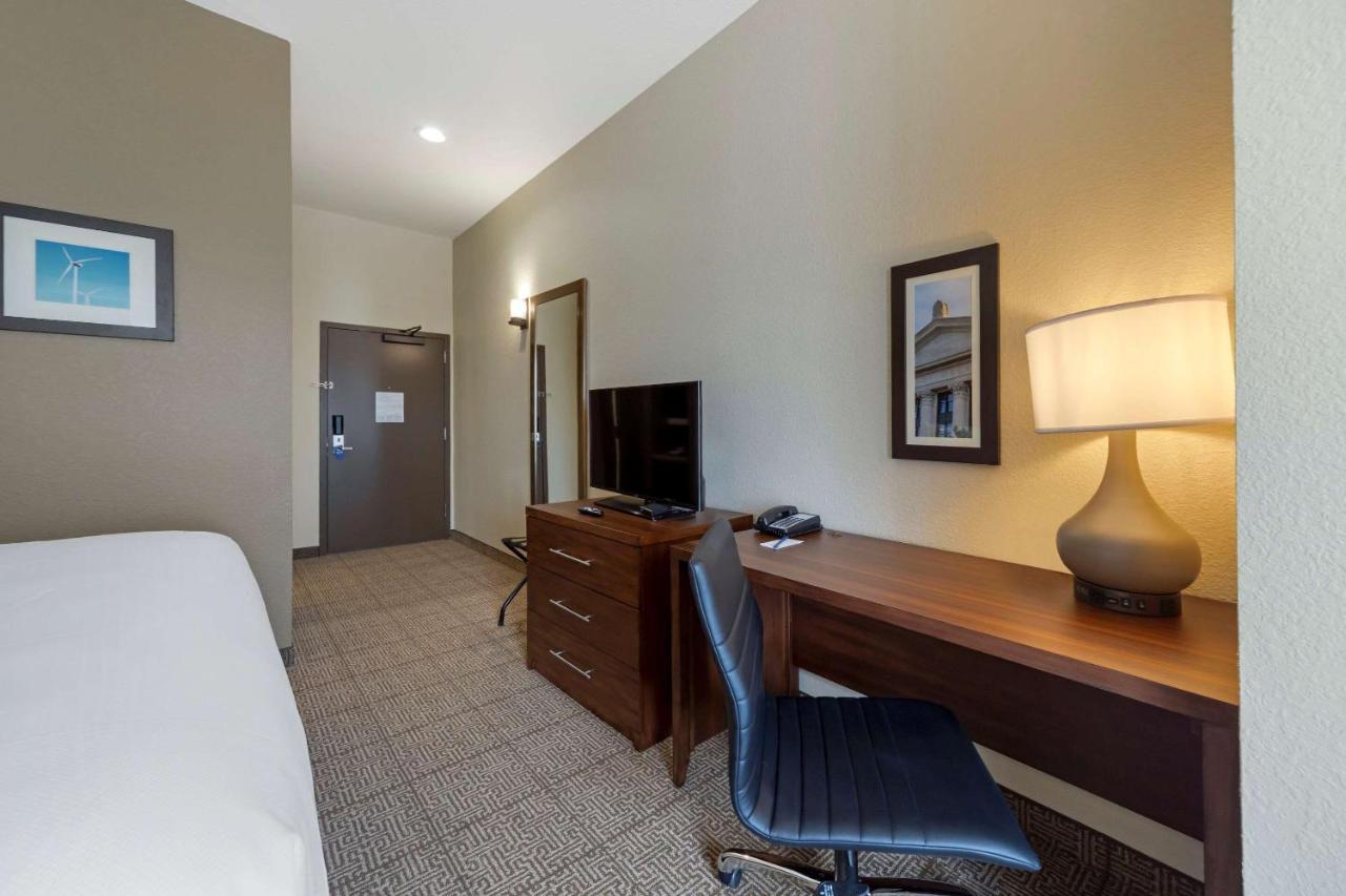 Comfort Inn & Suites Harrah Choctaw ภายนอก รูปภาพ