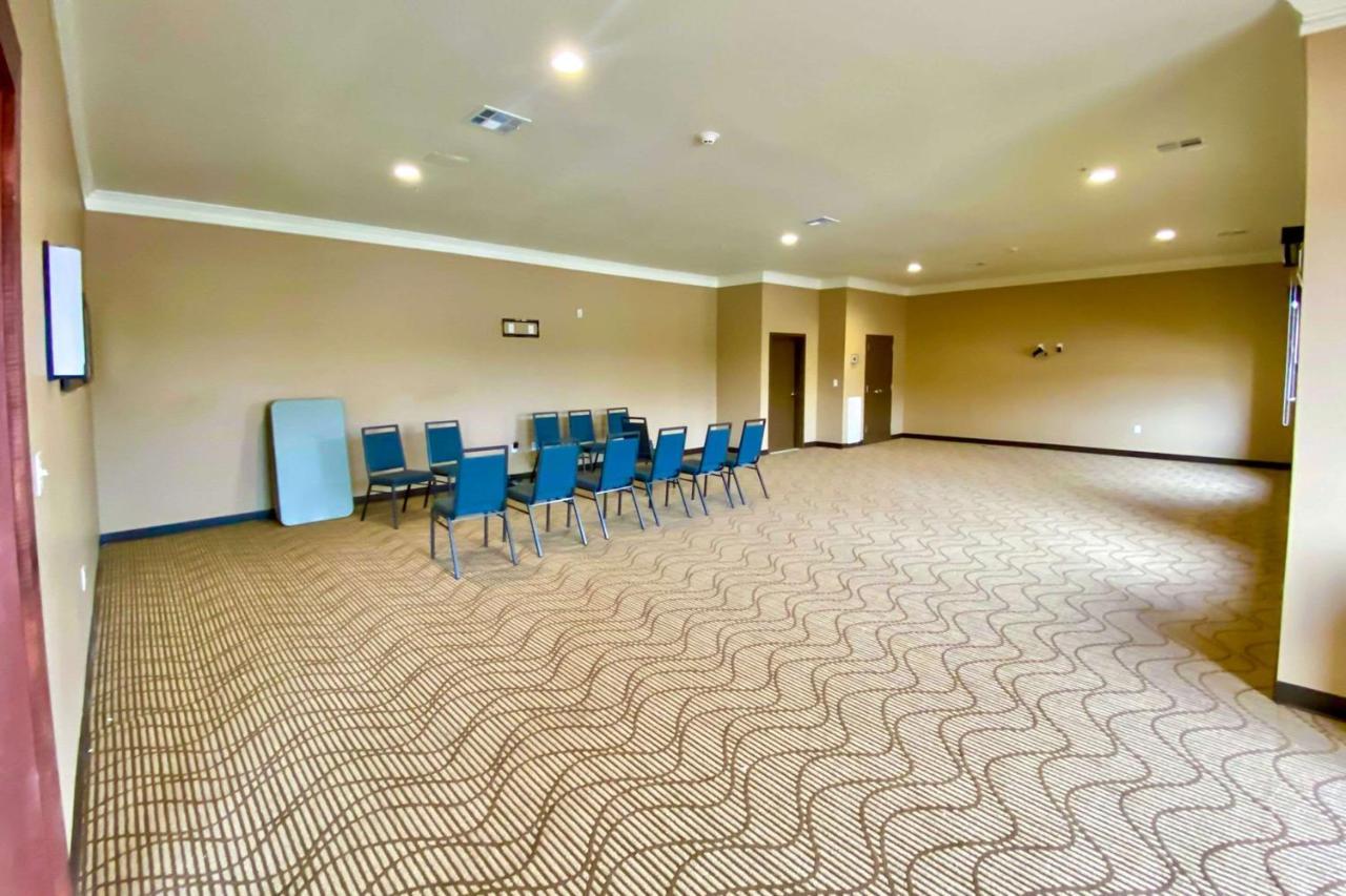 Comfort Inn & Suites Harrah Choctaw ภายนอก รูปภาพ